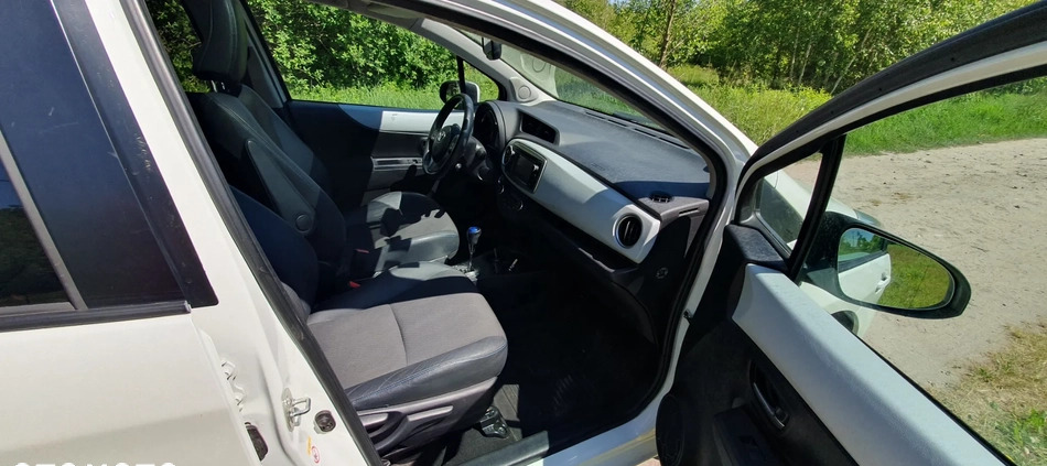 Toyota Yaris cena 29900 przebieg: 148000, rok produkcji 2013 z Białobrzegi małe 56